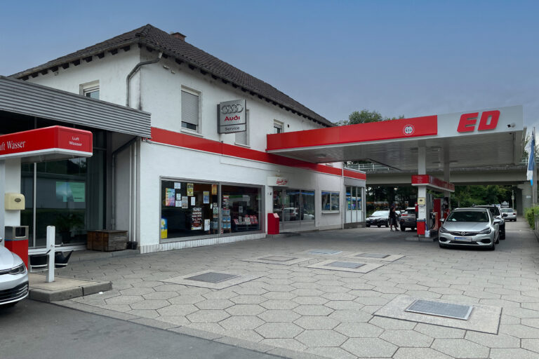 Tankstelle_ohne_Nummernschild-Mobile
